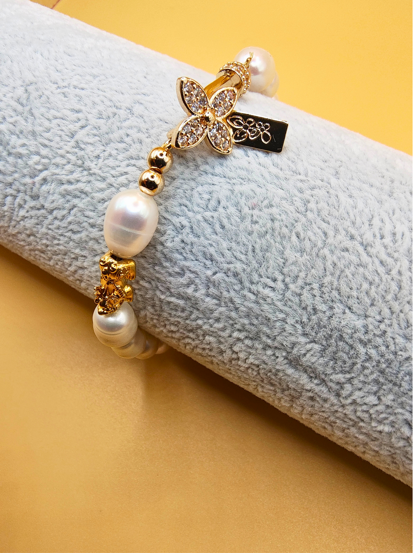 18k Piyao Bracelet - Flower Lock